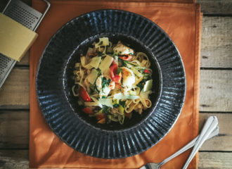 pasta-mit-garnelen-und-gemüse